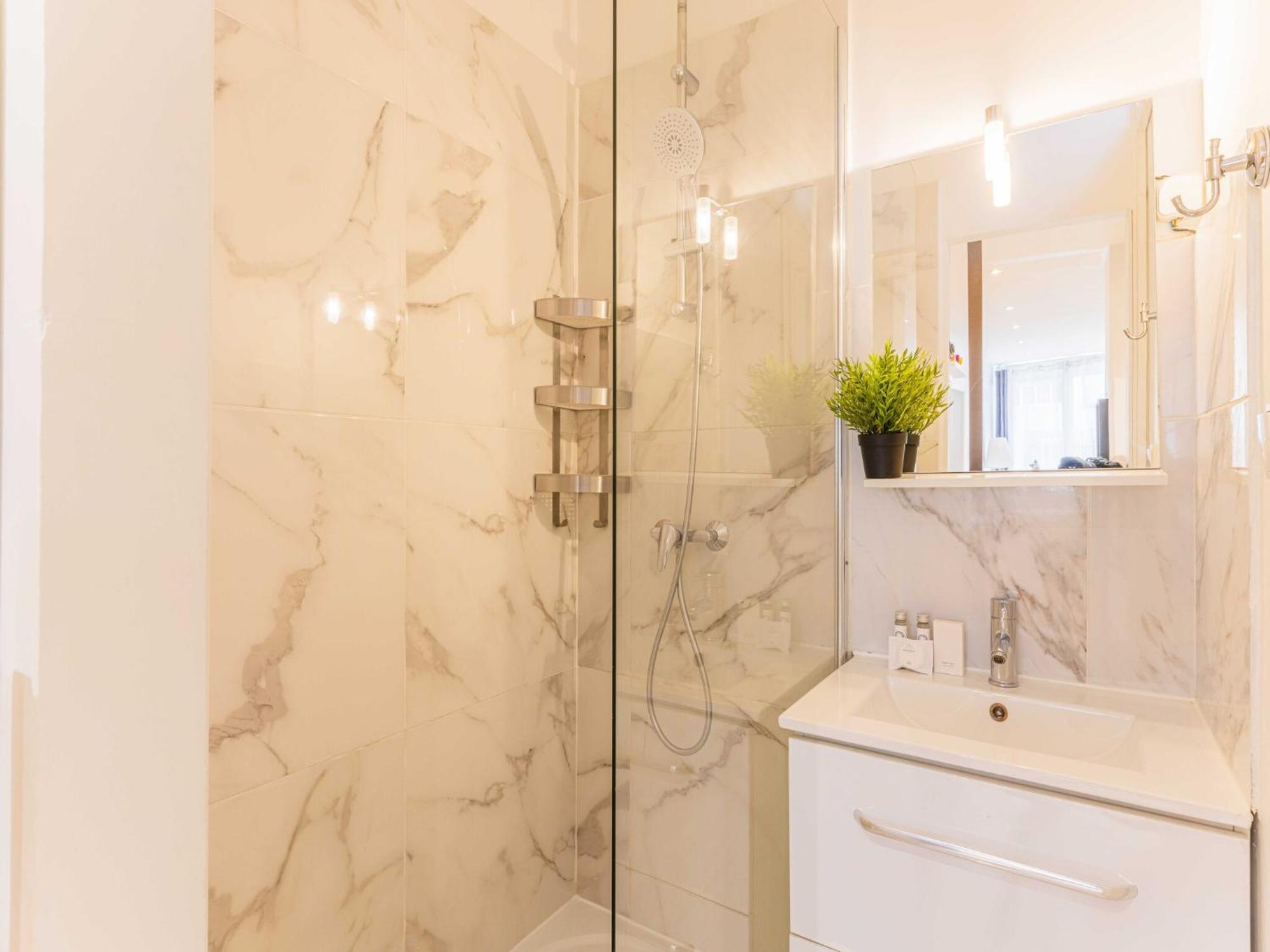 Apartment Quiet - 1br 4p - Sacre Coeur